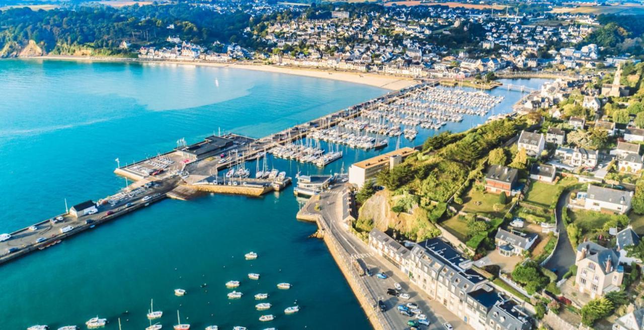 A 10 Minutes A Pied De La Mer, En Plein Centre-ville Étables